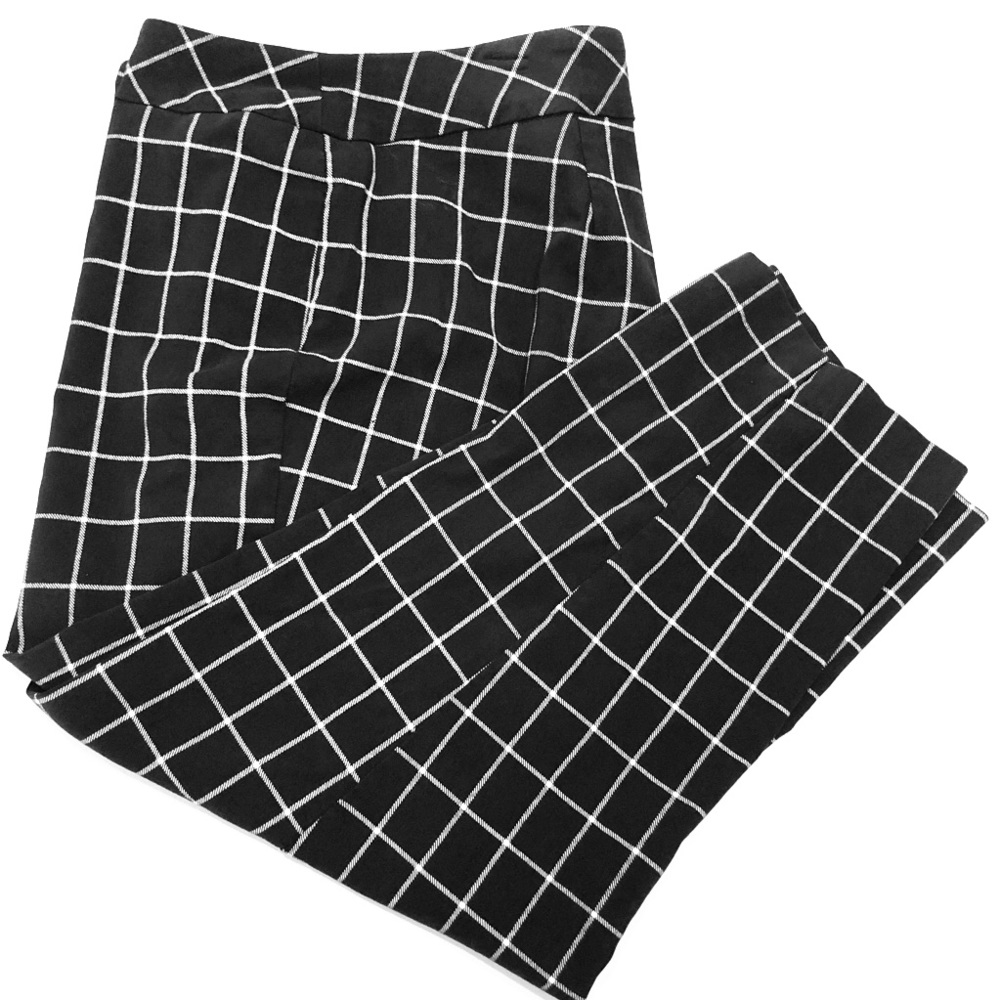 Black and White Graphic Ankle Pants